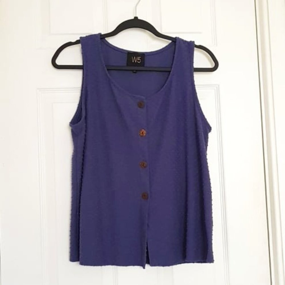 W5 Anthropologie blue dotted swiss button down tank